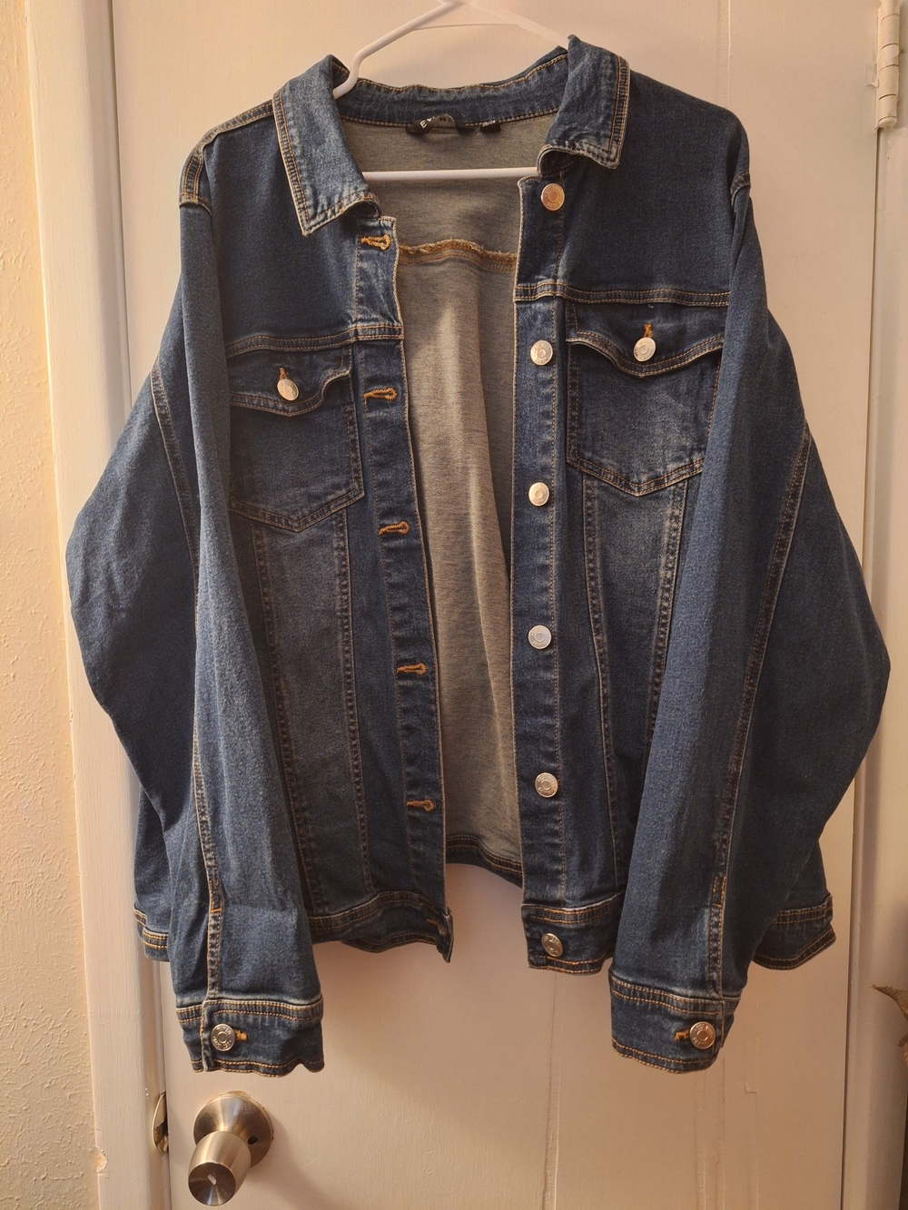 Classic Medium Blue Denim Jacket with Button Front - Picture 1 of 1